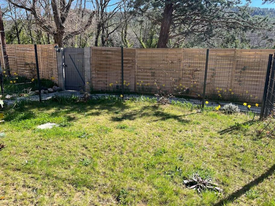 Appartement La Bastide Aux Iris - Les Capucines à Villecroze Extérieur photo